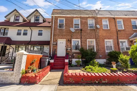 111-51 113th St, New York, NY 11420