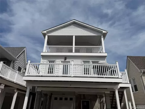 72 Florida St, Long Beach, NY 11561