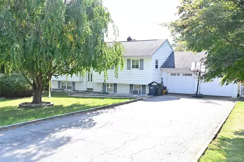 41 Harkin Rd, Carmel, NY 10512