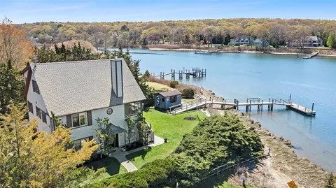 100 Crescent St, Sag Harbor, NY 11963