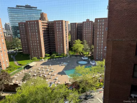 61-55 98 St #14F, New York, NY 11374