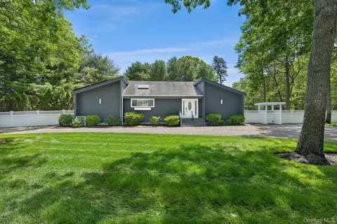 57 Bellows Ter, Hampton Bays, NY 11946