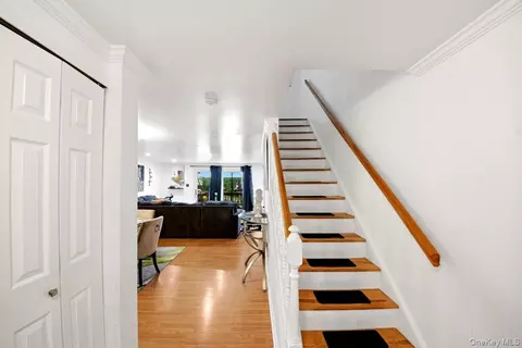 Entry Way - 708 Mallard Way, Peekskill, NY 10566 photo 2 of 5