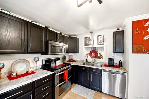 Kitchen - 708 Mallard Way, Peekskill, NY 10566 photo 2 of 2