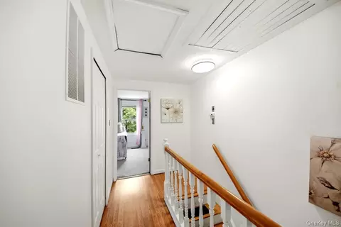 Entry Way - 708 Mallard Way, Peekskill, NY 10566 photo 3 of 5