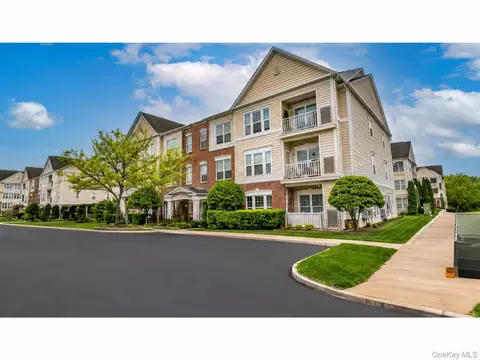 2232 Finch Ln #2232, Central Islip, NY 11722