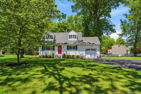 20 Glenside Dr, Clarkstown, NY 10956