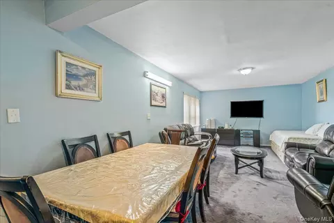 144-55 Melbourne Ave #2E, Flushing, NY 11367