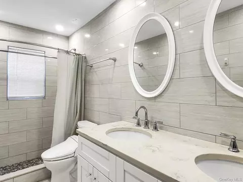 Bath - 130-18 60th Ave, Flushing, NY 11355 photo 1 of 4