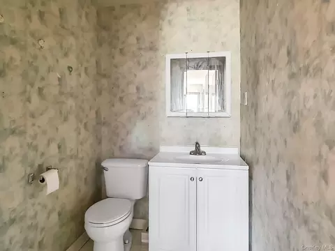 Bath - 130-18 60th Ave, Flushing, NY 11355 photo 2 of 4