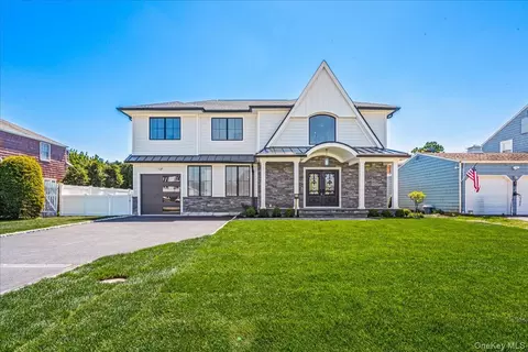 172 Harvard St # A, North Hempstead, NY 11590