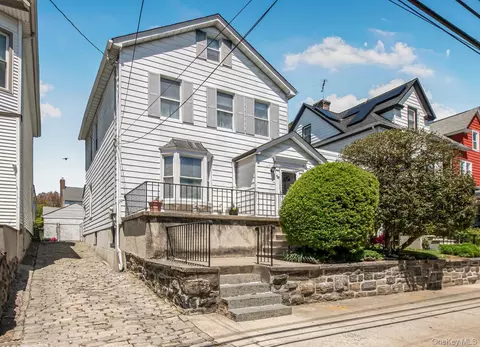 429 E 238th St, New York, NY 10470