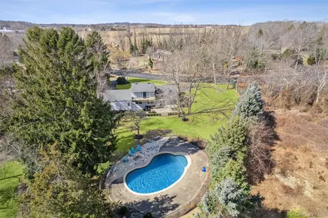 435 Old Saddle Ln, Cutchogue, NY 11935