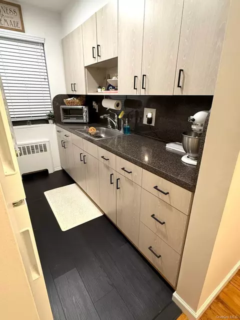 Kitchen - 200-10 17th Ave #2-89, Whitestone, NY 11357 photo 4 of 5