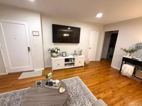 Living - 200-10 17th Ave #2-89, Whitestone, NY 11357 photo 5 of 5