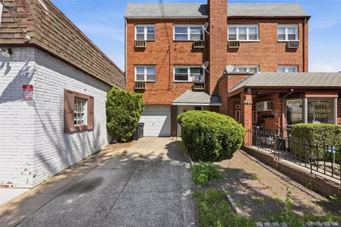 26505 Hillside Ave, New York, NY 11004