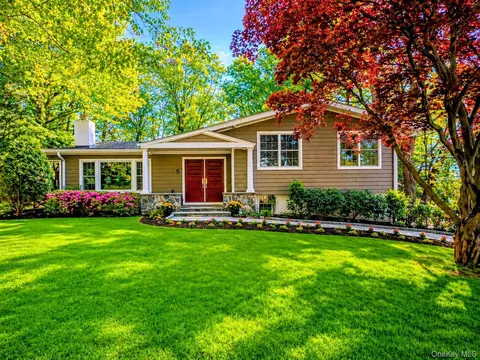 5 Eaton Ln, Scarsdale, NY 10583