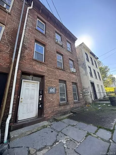 141 S William St, Newburgh, NY 12550