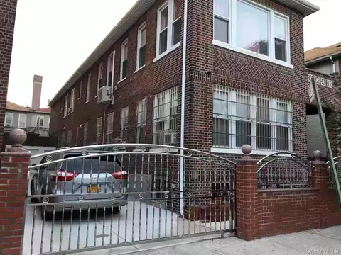 360 E 49th St, Brooklyn, NY 11203