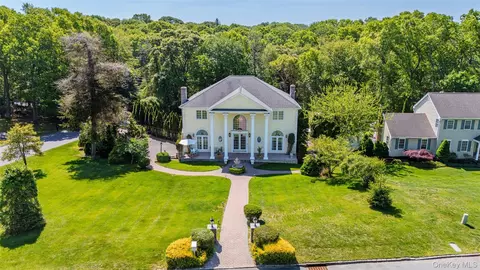 3 Dover Ct, Wading River, NY 11792