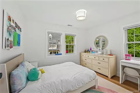 Bedroom - 7 Merestone Ter, Bronxville, NY 10708 photo 1 of 7