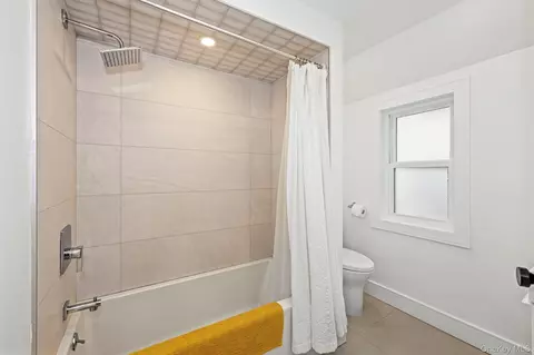 Bath - 7 Merestone Ter, Bronxville, NY 10708 photo 2 of 4