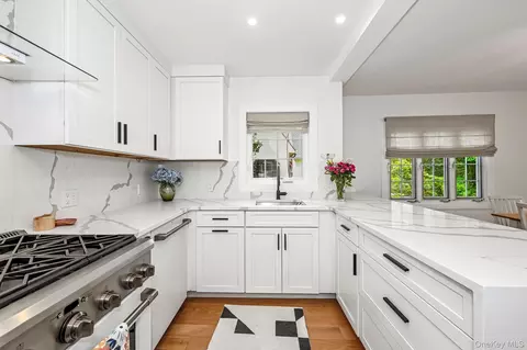 Kitchen - 7 Merestone Ter, Bronxville, NY 10708 photo 1 of 3