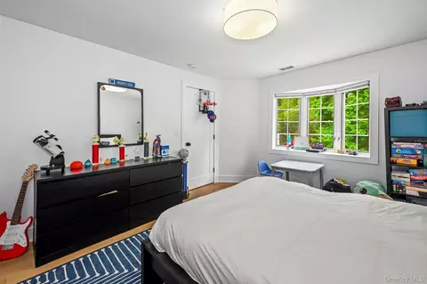 Bedroom - 7 Merestone Ter, Bronxville, NY 10708 photo 3 of 7