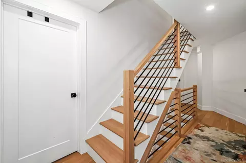 Entry Way - 7 Merestone Ter, Bronxville, NY 10708 photo 2 of 2