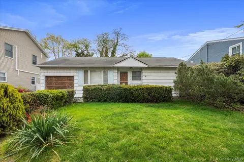 933 Dana Ave, Valley Stream, NY 11580