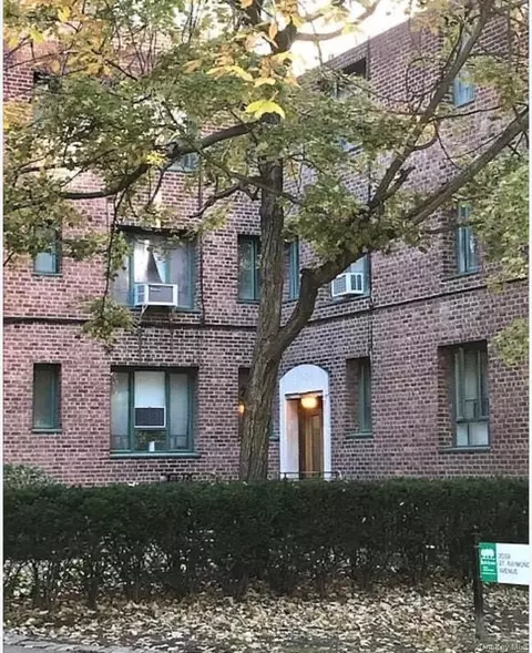 2059 Saint Raymond Ave #MC, New York, NY 10462