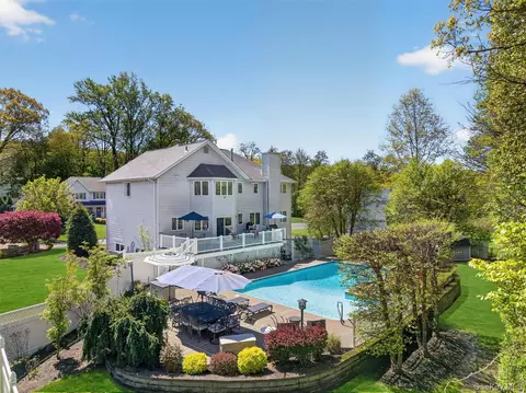 303 Bliss Ln, Clarkstown, NY 10989