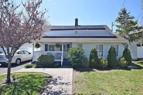 Exterior - 130 Winganhauppauge Rd, Islip, NY 11751 photo 11 of 11