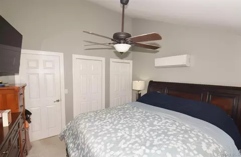 Bedroom - 130 Winganhauppauge Rd, Islip, NY 11751 photo 3 of 7