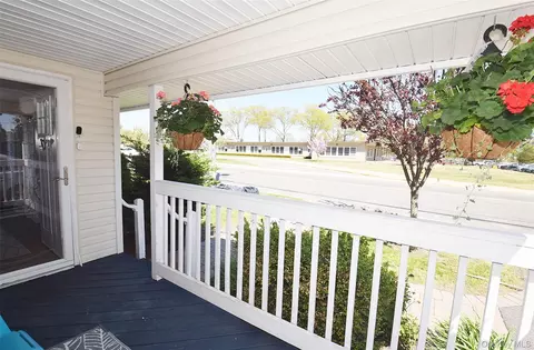 Exterior - 130 Winganhauppauge Rd, Islip, NY 11751 photo 5 of 11
