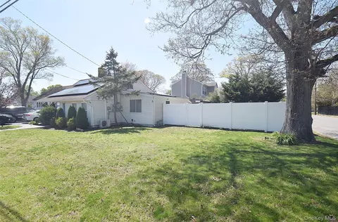 Exterior - 130 Winganhauppauge Rd, Islip, NY 11751 photo 9 of 11