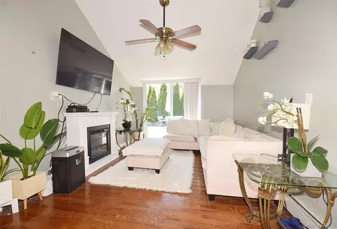 Living - 130 Winganhauppauge Rd, Islip, NY 11751 photo 1 of 2