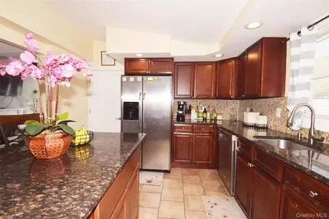 Kitchen - 130 Winganhauppauge Rd, Islip, NY 11751 photo 1 of 5