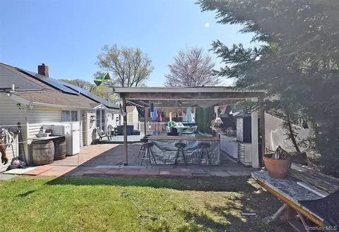 Exterior - 130 Winganhauppauge Rd, Islip, NY 11751 photo 8 of 11