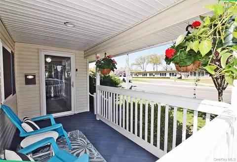 Exterior - 130 Winganhauppauge Rd, Islip, NY 11751 photo 6 of 11