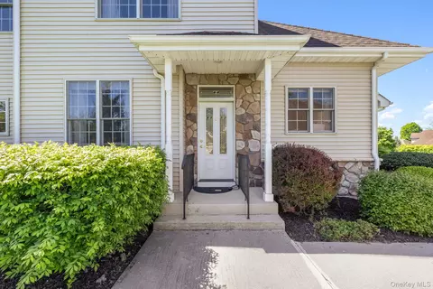 34 Alta Dr, Wappingers Falls, NY 12590