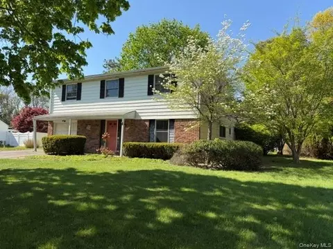 5 Broadhurst St, Port Jefferson Station, NY 11776