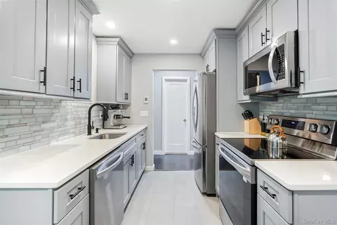 Kitchen - 7 N James St #7K, Peekskill, NY 10566 photo 2 of 2
