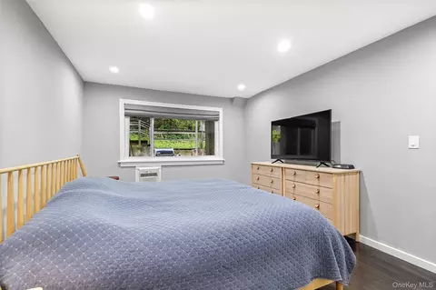 Bedroom - 7 N James St #7K, Peekskill, NY 10566 photo 2 of 3
