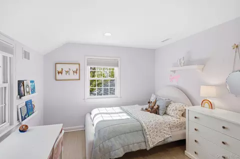 Bedroom - 7 Morehead Dr, Rye, NY 10580 photo 5 of 5