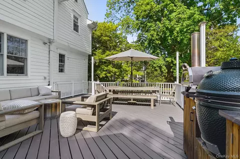 Exterior - 7 Morehead Dr, Rye, NY 10580 photo 4 of 5