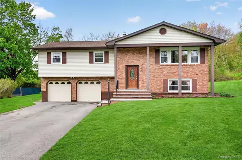 22 Oneil Cir, Monroe, NY 10950