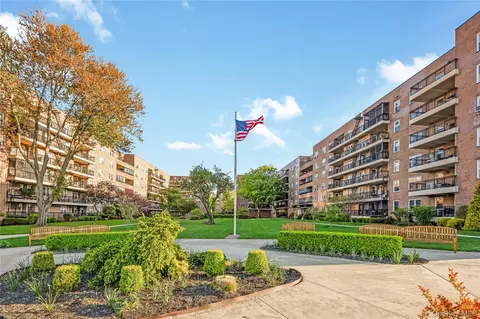 162-41 Powells Cove Blvd #6S, New York, NY 11357