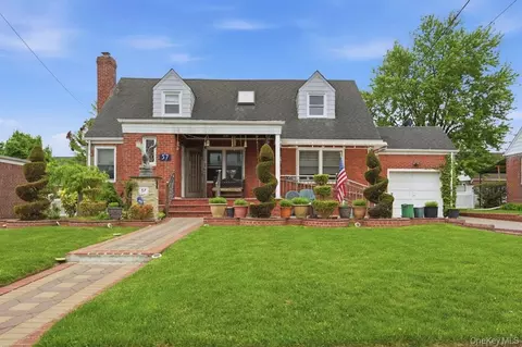 57 Bradford Rd, Valley Stream, NY 11580