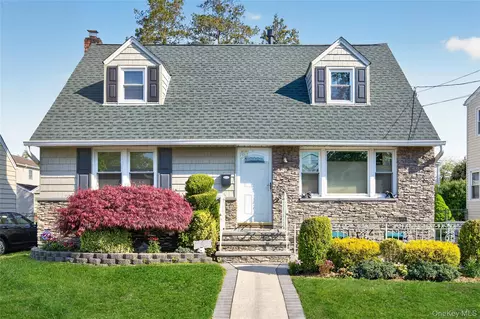 31 Broadway, North Hempstead, NY 11040